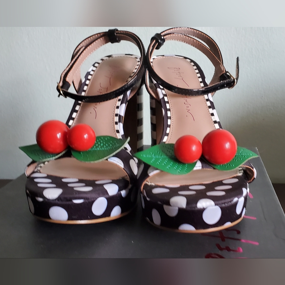 Betsey Johnson Judson Black&White Polka Dot Block Heel Platform Sandals Size 5.5 - Picture 5 of 7